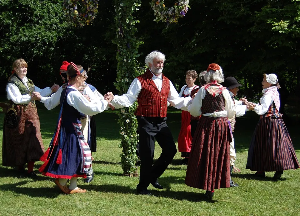 svensk folkdans